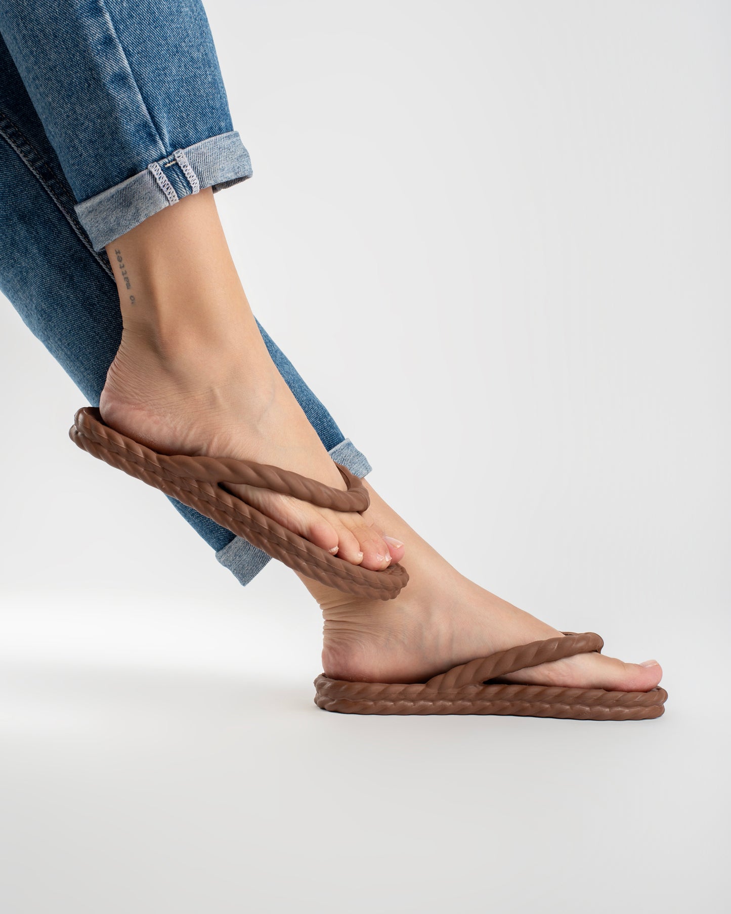 Brown Braid Chinelo Feminino