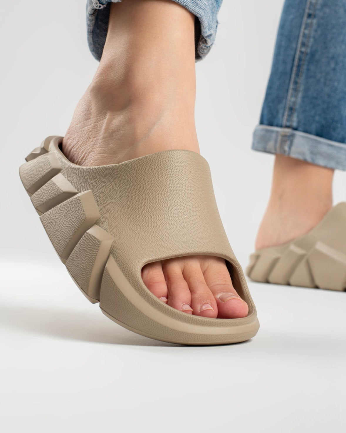 Beige Gravix Chinelo Slide Feminino