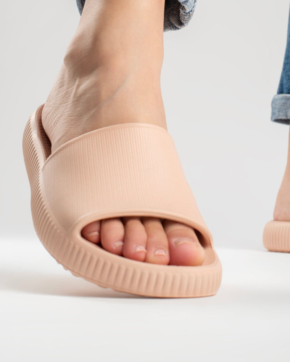Cream Cloud Chinelo Slide Feminino