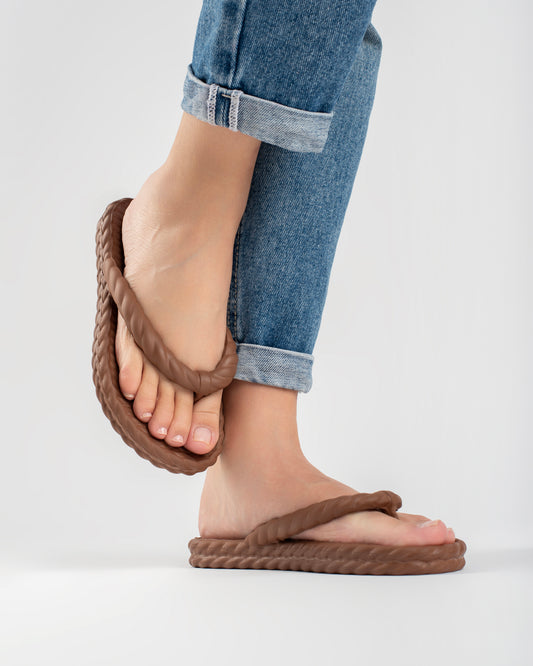 Brown Braid Chinelo Feminino