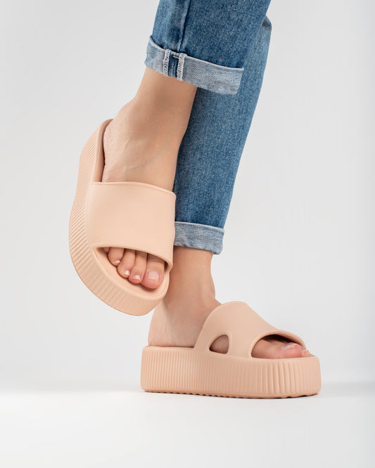Cream Pillow Chinelo Slide Tamanco Feminino