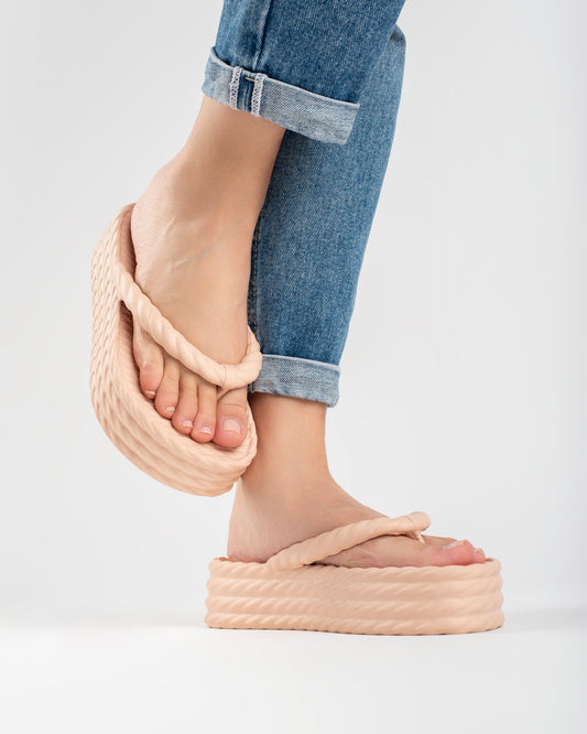 Cream Four Braid Sandália Plataforma Feminino