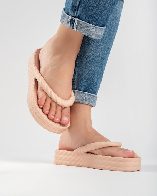 Cream Three Braid Sandália Plataforma Feminino